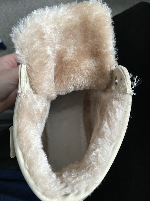 Ботінки зимові ,нові,38 розмір