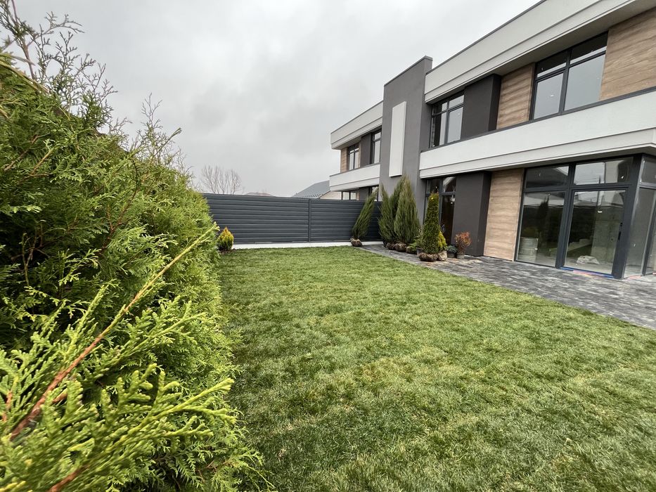 Сучасний дуплекс 136 кв.м, 3 сотки. Залишилась 1 половинка