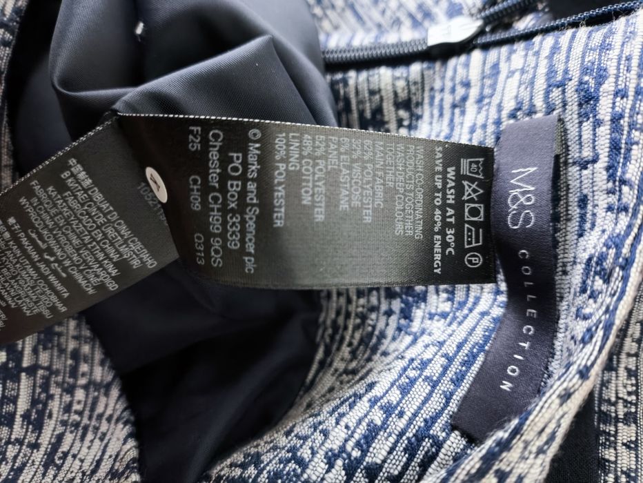 Marks Spencer taliowana sukienka midi bez rękawów  r. 36 S - 38 M