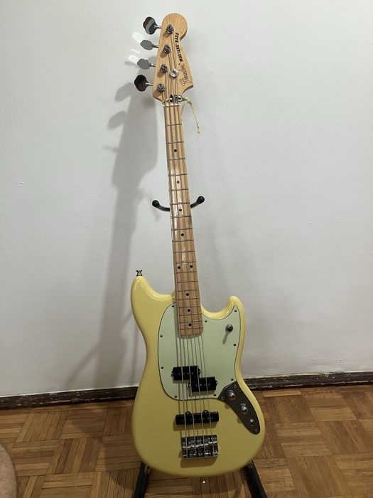 Fender Limited Edition Player Mustang Bass PJ Canary