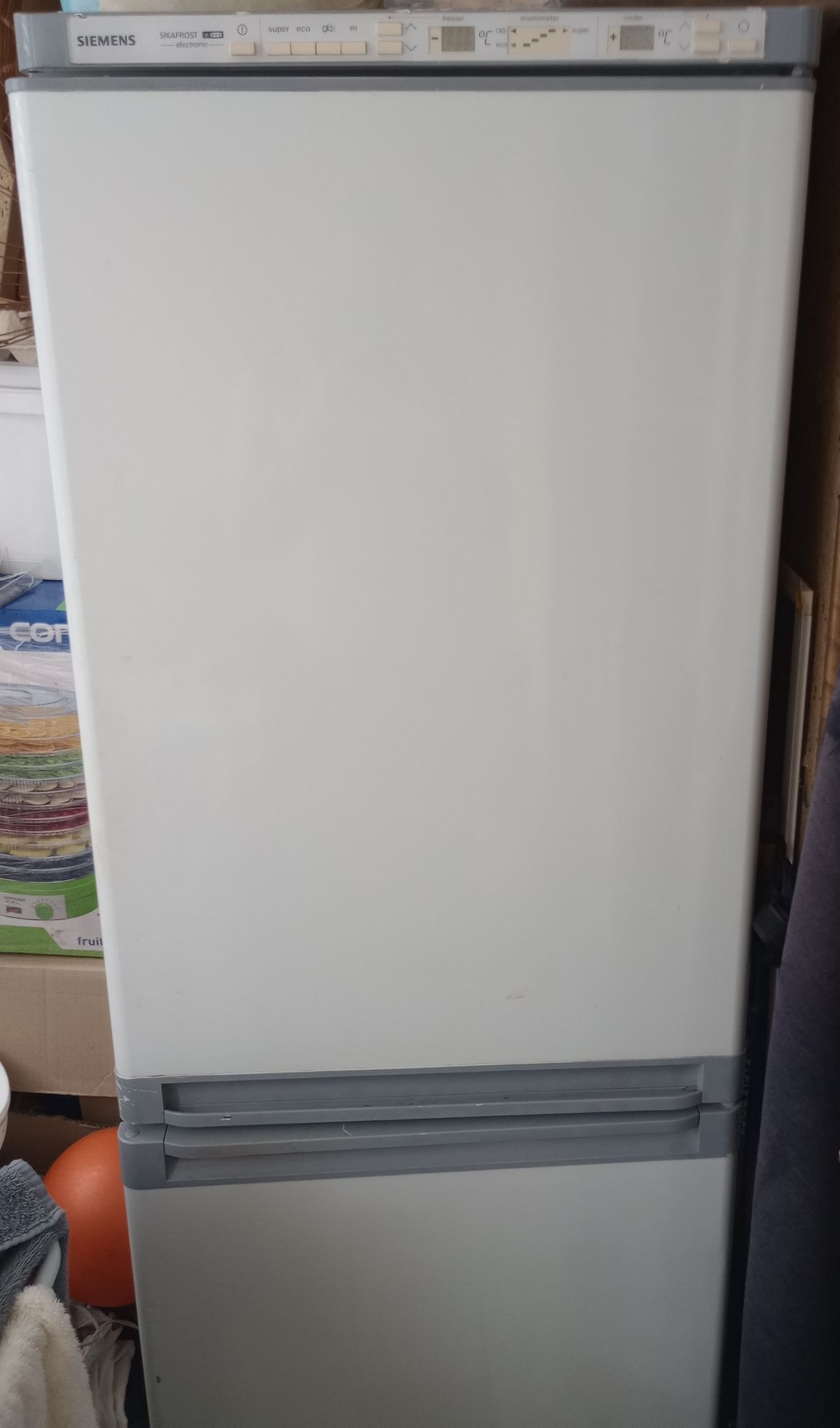 Запчасти холодильника под разборку Siemens Sikafrost KG31E03