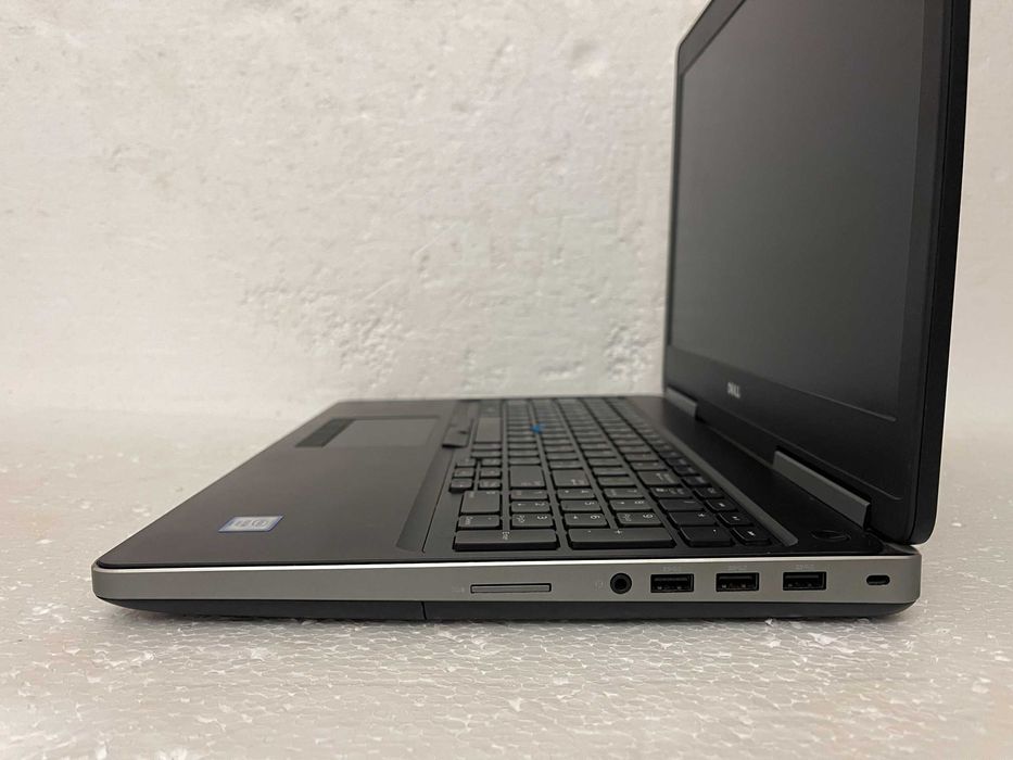 Игровой DELL 7520 + (Intel XEON на 8" ЯДЕР) + 32 ГБ RAM + Видео (4 ГБ)