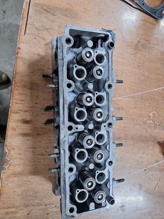 Продам головка опель вектра А 2.0