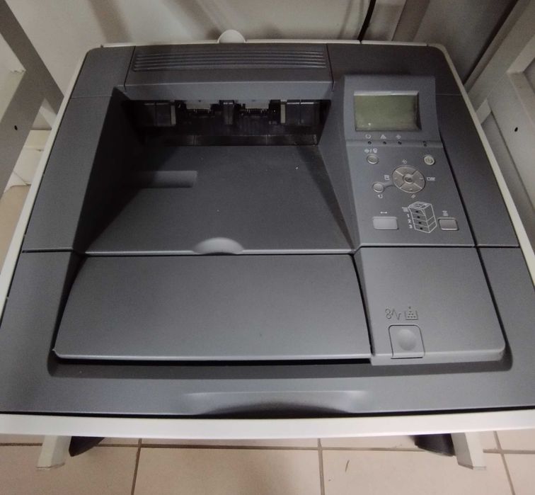 Impressora Canon LBP6750dn