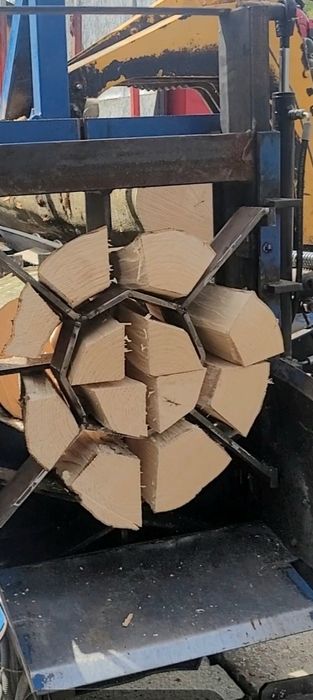 Piło łuparka, kombajn do drewna kominkowego