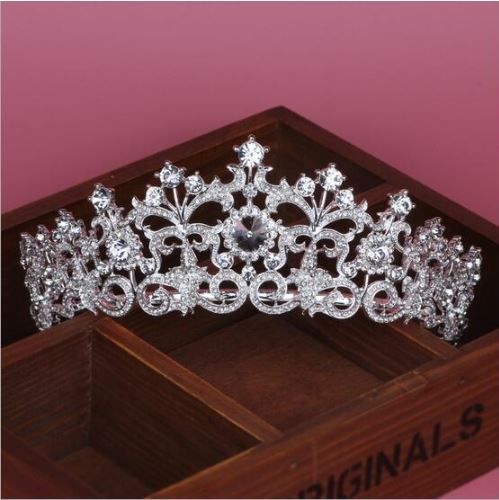 Tiaras Grandes para Noivas Princesas *Rossy Noivas*