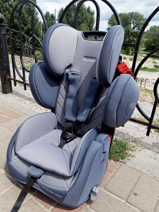 Автокрісло Recaro Young Sport Hero (Рекаро) Група 2-3 (9-36 кг)