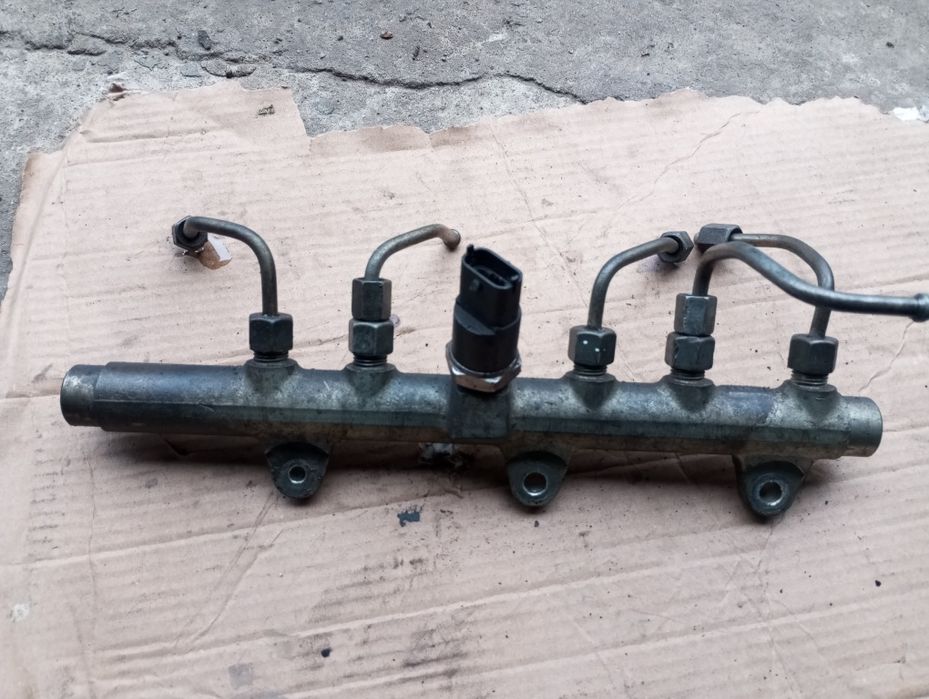 Паливна рейка Фіат добло 1.9 jtd