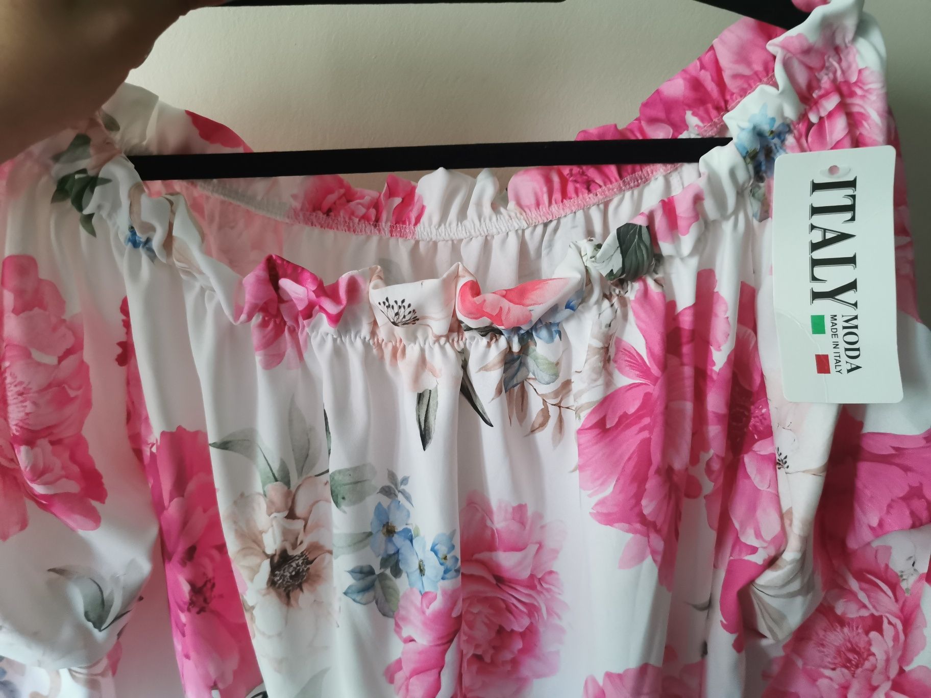Elegancka bluzka hiszpanka w kwiaty włoska nowa z metką