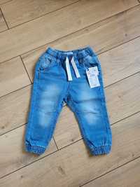 Nowe spodnie chłopięce Reserved 86 12-18 miękkie joggery niemowlęce