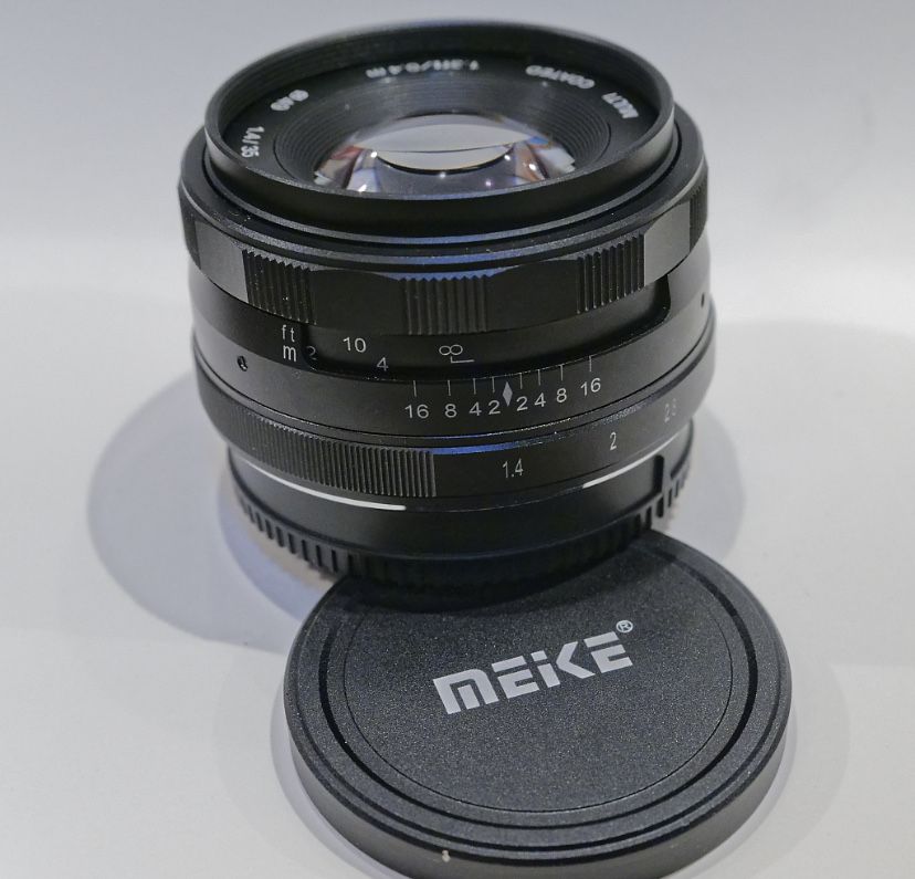Світлосильний мануальний обʼєктив meike 35mm f1.4 для Sony