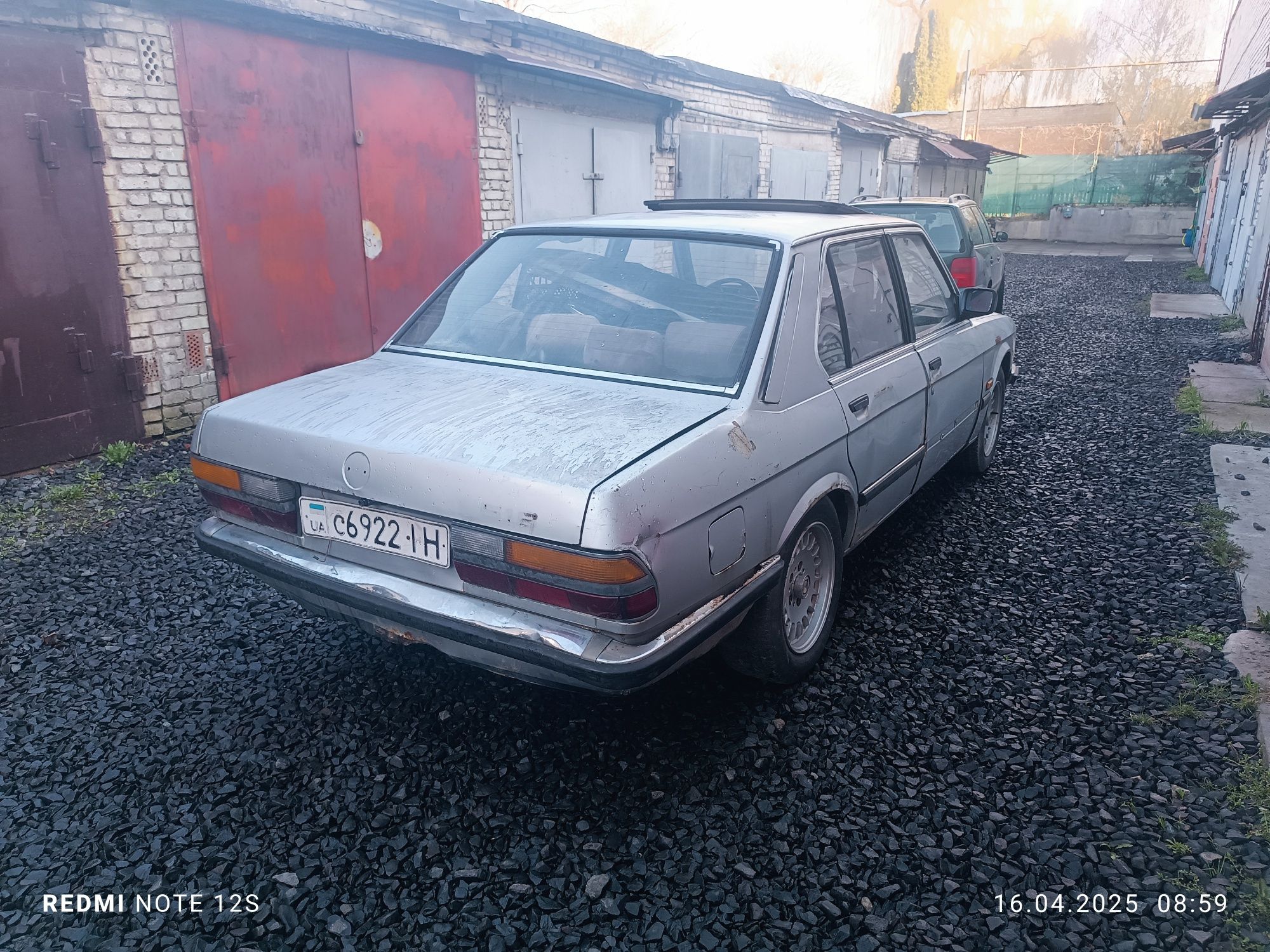 Продам BMW e28 1.8