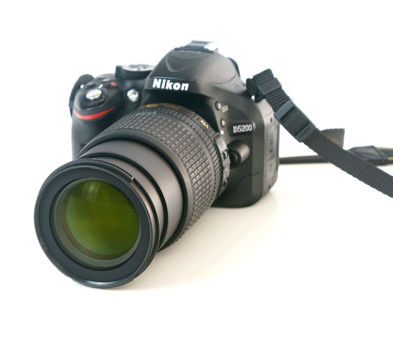 Tylko 8300 zdjęć!! Nikon D5200+18-105mm VR+Torba+Nowa 32 GB + Pudełko