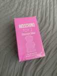 Moschino Bubble gum toy 2