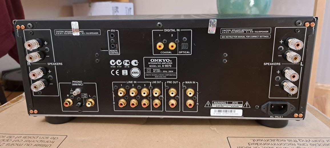 Onkyo A-9070  Wzmacniacz stereo zintegrowany. Końcówka mocy
