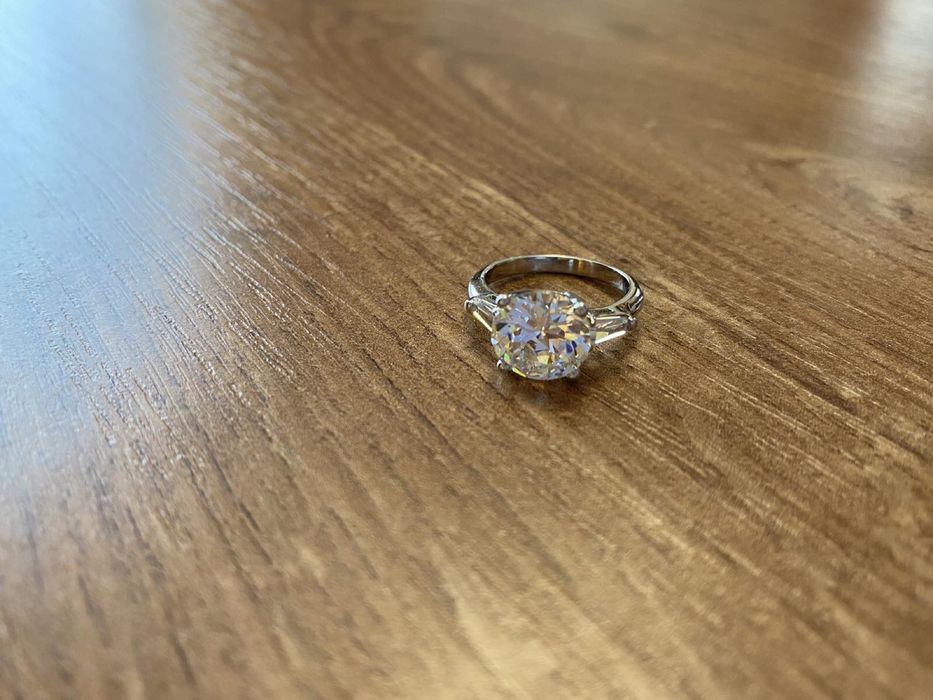 Біжутерія з Японії: сережки та брошка