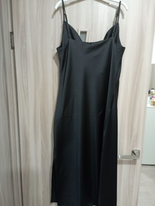 Вечірня сукня жіноча