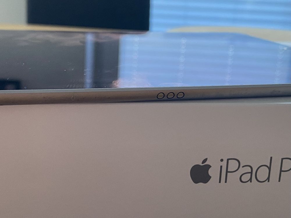 Apple iPad Pro 9.7