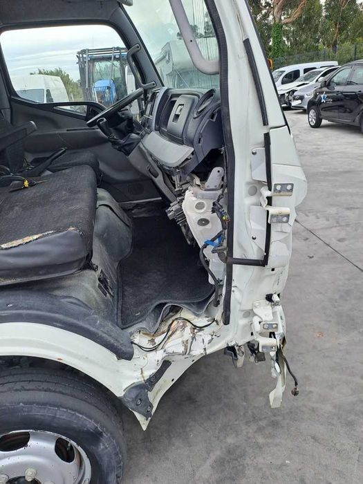 Mitsubishi Fuso Canter 3.0D Cabine Dupla, 2018, Nacional