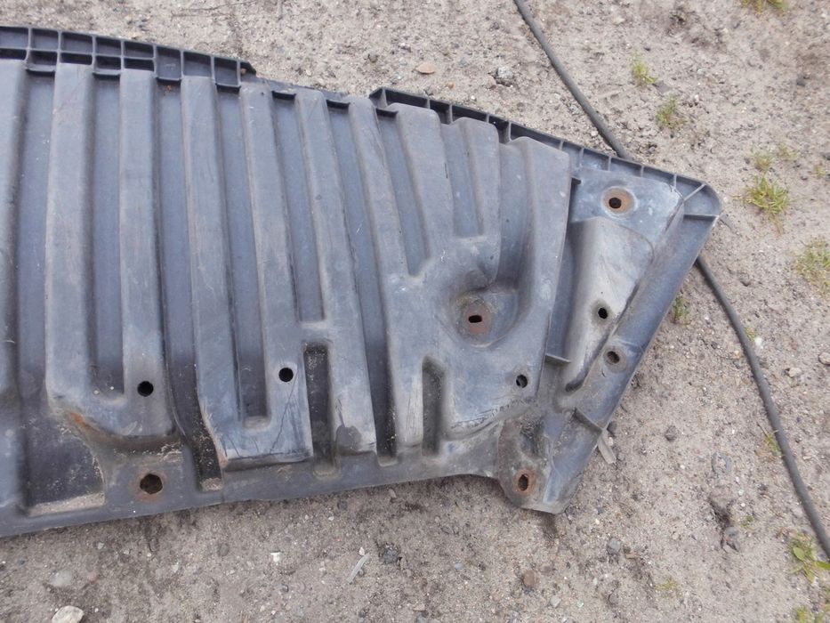 Mercedes W204 osłona pod Zderzak Spoiler