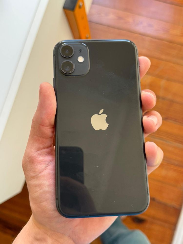 iPhone 11 em perfeito estado