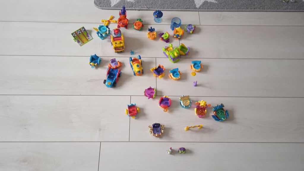 Super zings,  super things pojazdy