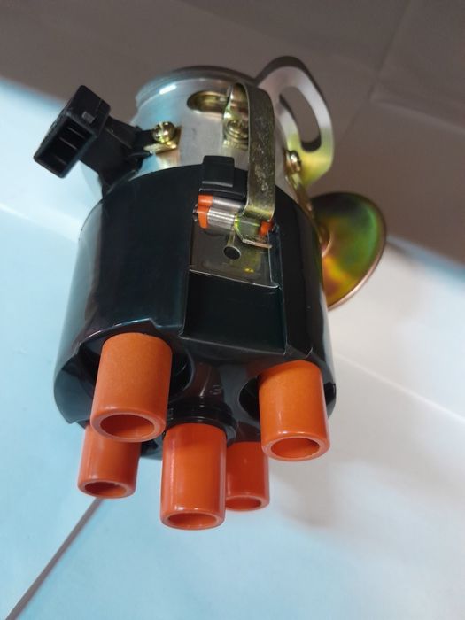 Трамблер с вакуумом VW Golf 2 /Jetta 2  1.3B