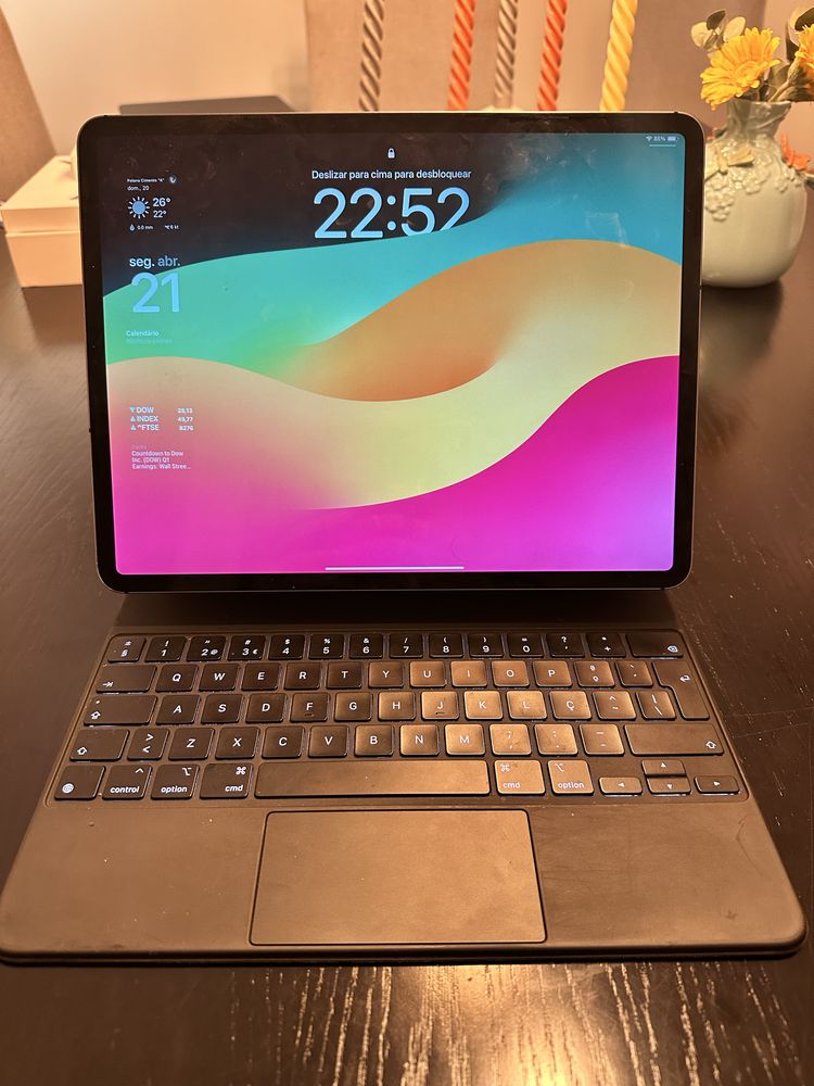 iPad Pro 12.9” – 64GB, Wi-Fi + Celular + Extras