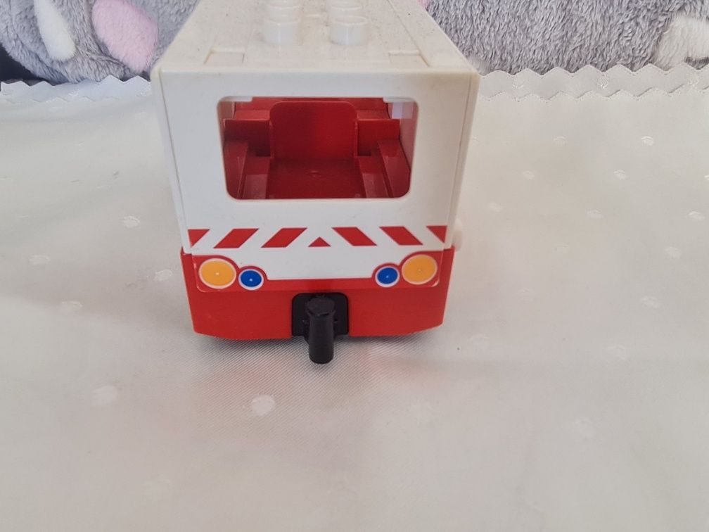 Lego duplo karetka