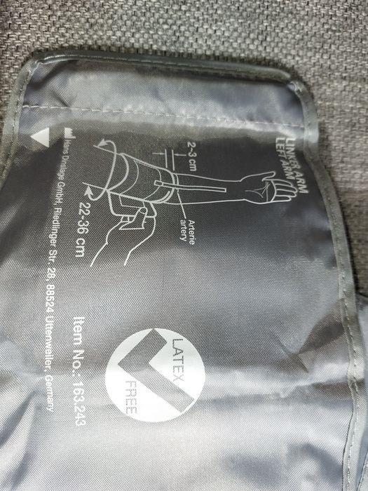 Medidor tensão/ pressão arterial Sanitas completamente novo  | Ermesin