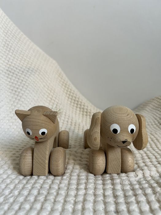 Drewniany kotek i piesek na kółkach drewniana zabawka drewna