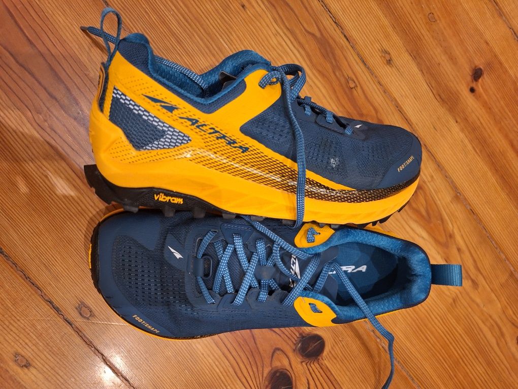 Altra Olympus 4  - como novas!