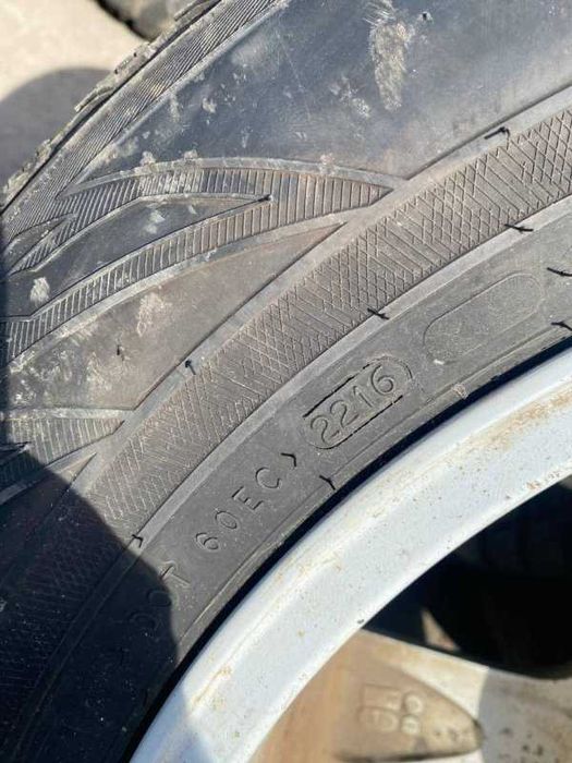 Шини комплект гума зима 235/65R17 Nokian