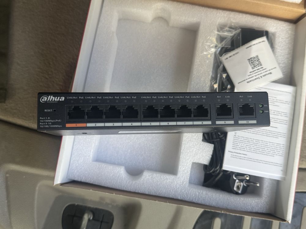 Комутатор Dahua DH-CS4010-8ET-110 8-портовий керований з PoE