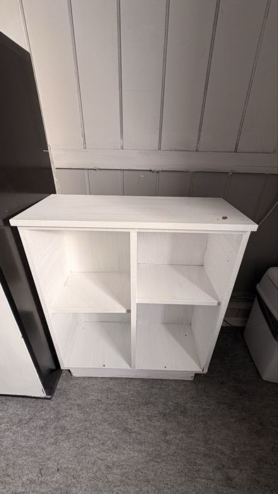 Розпродаж меблів у студію краси б/у. Полтава