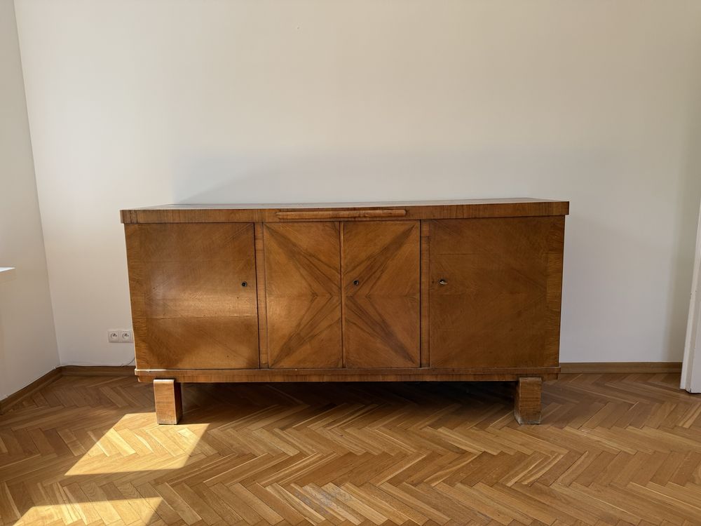 Komoda z drewna, solidny mebel
