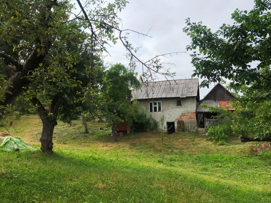 Будинок в с. Велятино, біля «Теплі Води»