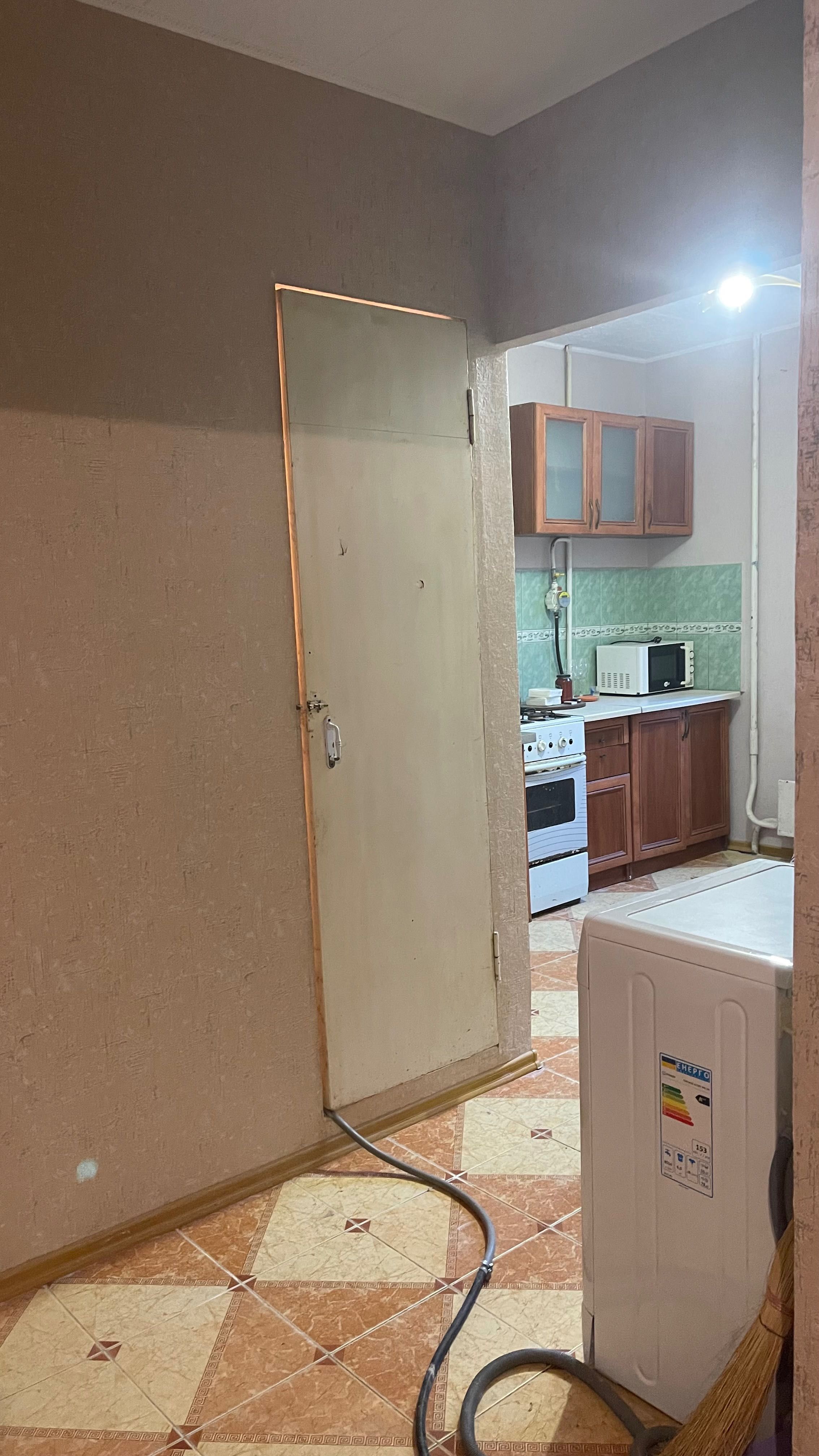 Продам 2 х кімнату квартиру вул.Вишнева