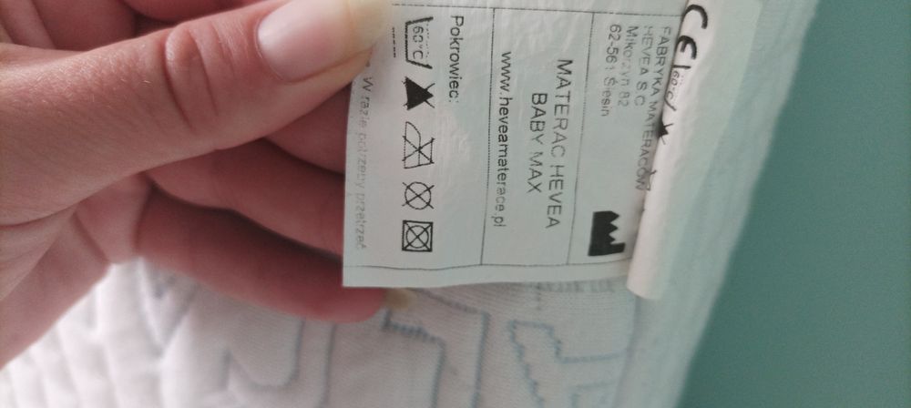 Łóżeczko dziecięce z materacem Hevea Baby i szufladą 120x60