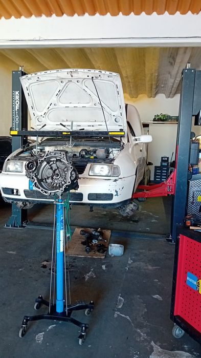 Revisão Automóveis, Disco e Pastilhas ,distribuição, Embreagem.