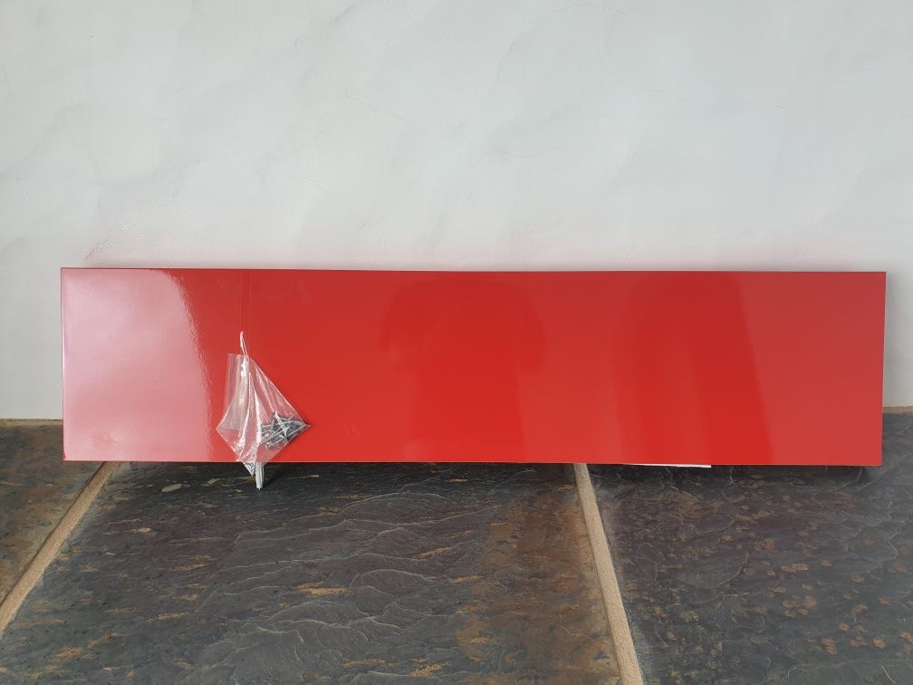 Prateleira IKEA vermelha