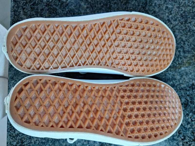 Sapatilhas Vans em pele em excelente estado