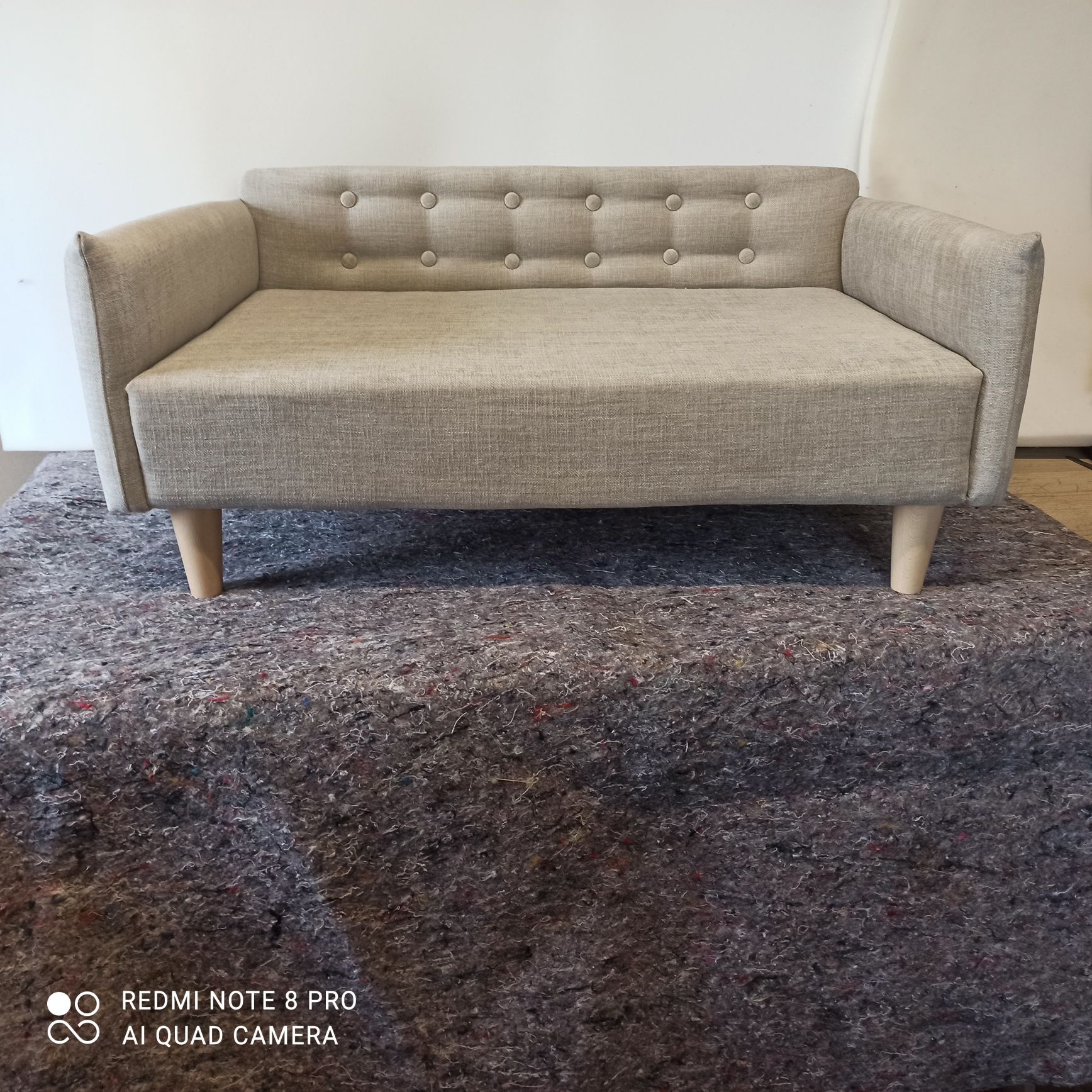 Stylowa sofa legowisko dla psa