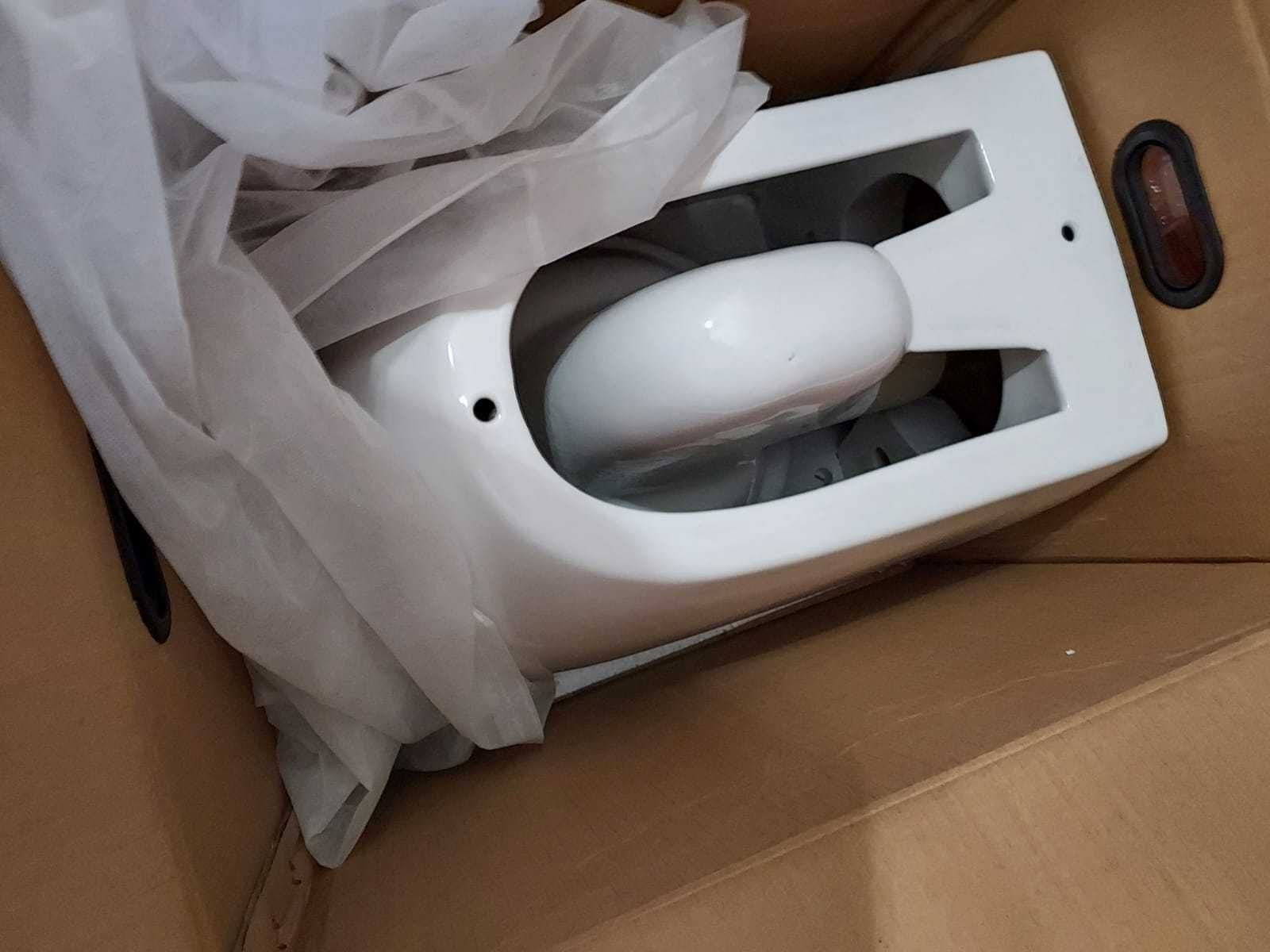 Nowa miska WC z wolnoopadajacą klapą