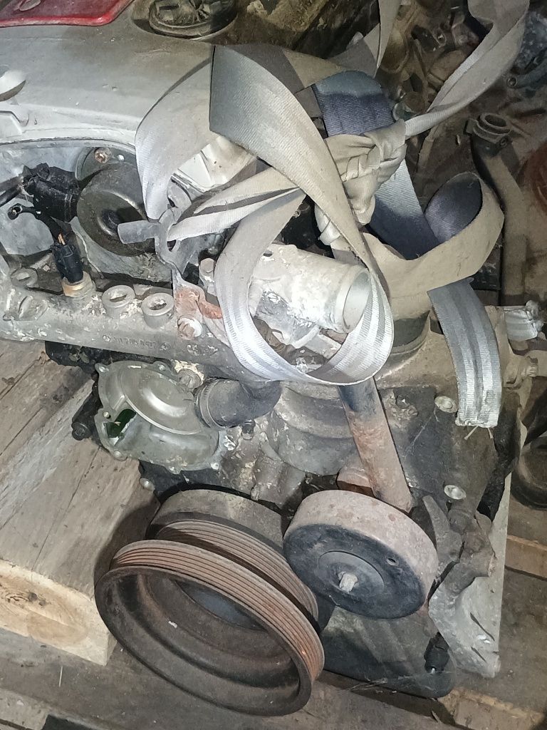 Silnik CLK w 208 kompresor 2.3