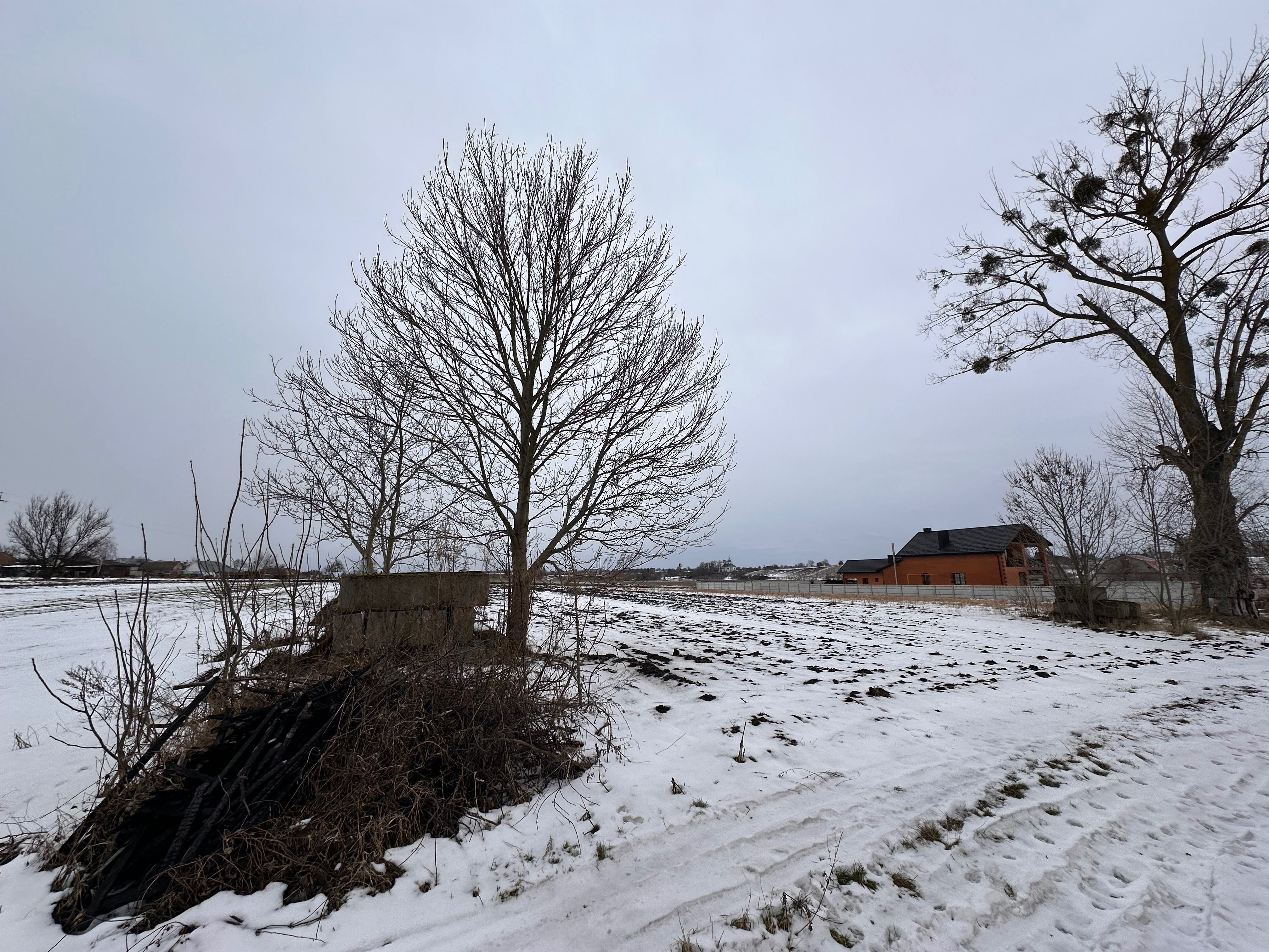 Продам земельну ділянку с.Верхівськ 10 км від Рівного