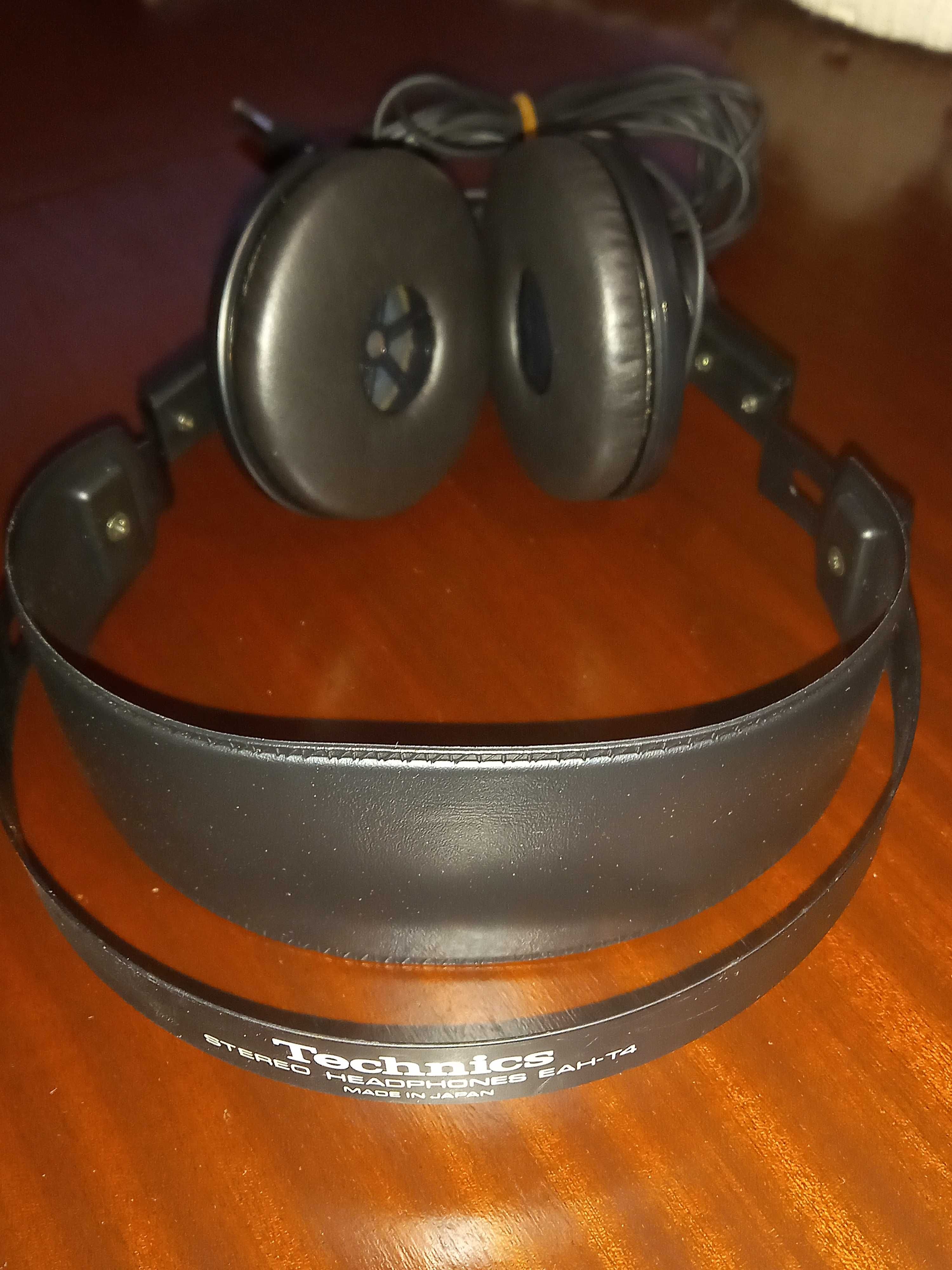 Auscultador AKG EAH T4