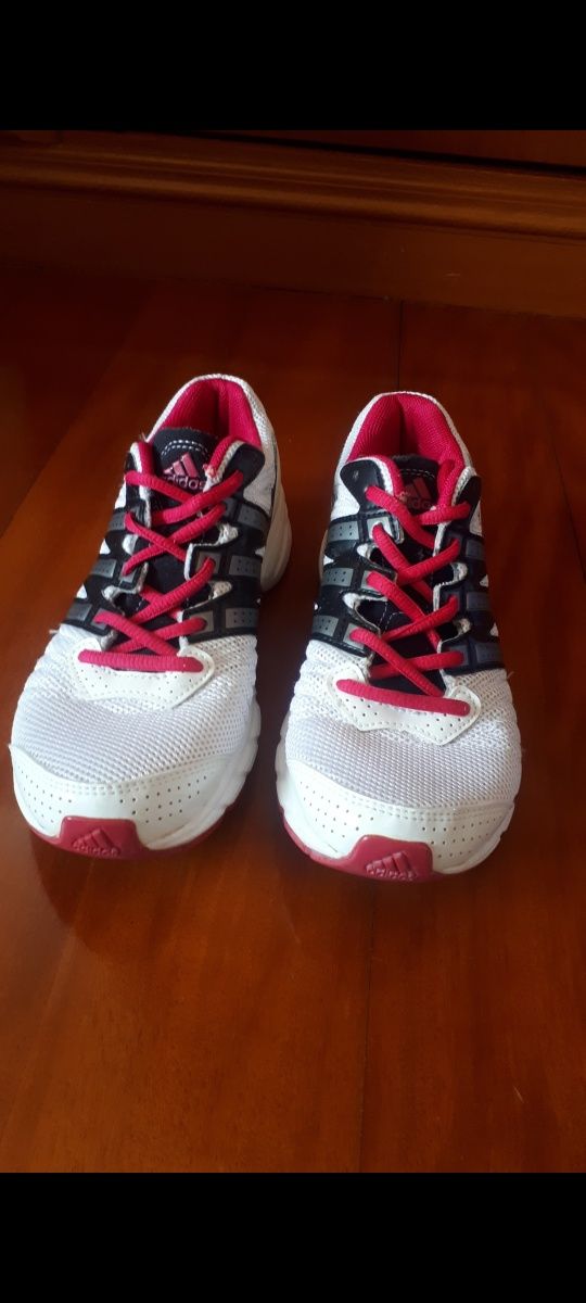 Ténis Corrida Adidas  n° 37,5