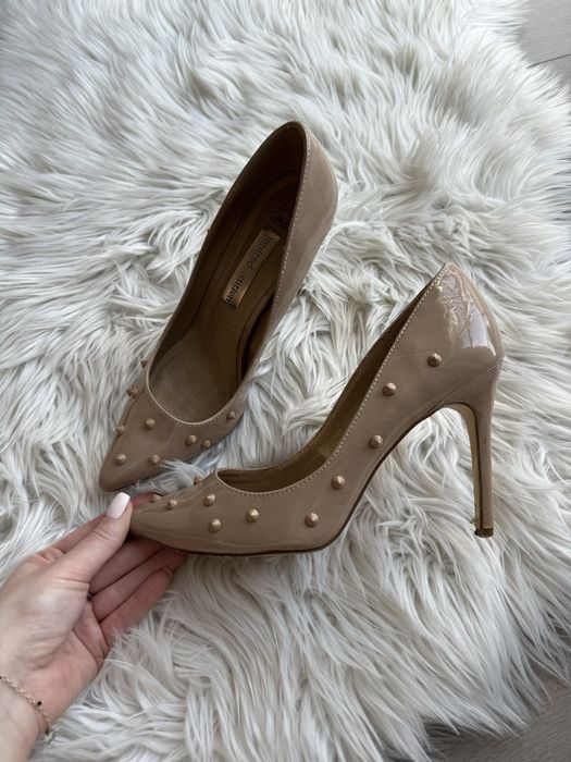 Bezowe szpilki jak valentino f&f