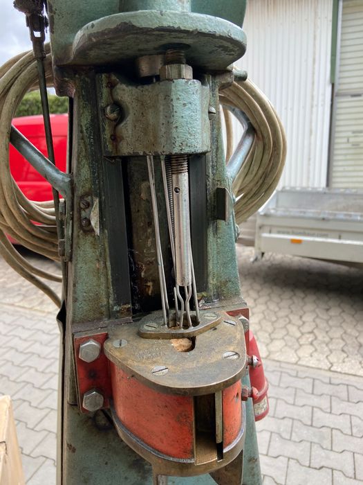 Arrolhador vertical trifasico